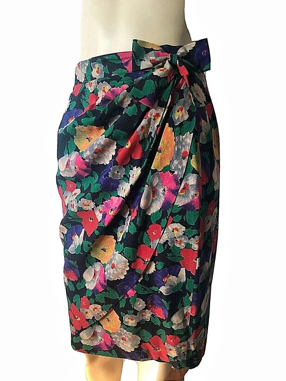 VTG Ungaro Floral Wrap Midi Skirt Black Size 8 Like New
